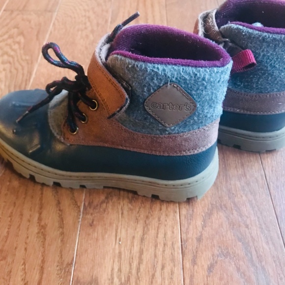 Carter’s boots  size 13 - Picture 2 of 3